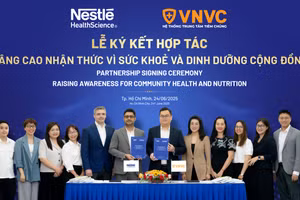 Lễ ký kết hợp tác chiến lược giữa Hệ thống Tiêm chủng VNVC và Nestlé Health Science, thuộc Tập đoàn Nestlé toàn cầu. Ảnh: VNVC