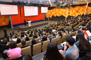 Gần 2.000 HS 'nhập vai' tân sinh viên trong ngày hội trải nghiệm đại học quốc tế