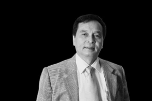 PGS.TS Nguyễn Mạnh Hùng vừa qua đời ở tuổi 74.