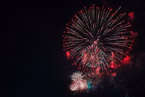 TPHCM sẽ tiếp tục bắn pháo hoa tầm cao từ 21h30