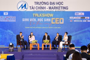 Các chuyên gia tại talkshow "Sinh viên, học sinh đối thoại cùng CEO".