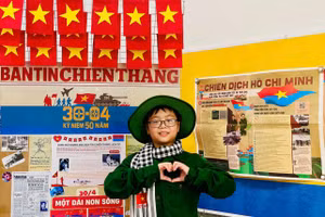 Học sinh Trường Tiểu học Bình Đa (tỉnh Đồng Nai) xúc động về ngày đại lễ.