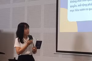 Lê Võ Mỹ Như - Học sinh lớp 12 Trường THPT Chuyên Quang Trung (tỉnh Bình Phước) trình bày ý tưởng khởi nghiệp.