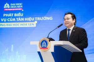 PGS.TS Nguyễn Hữu Huy Nhựt phát biểu sau khi nhận chức Hiệu trưởng Trường ĐH Hoa Sen.