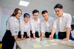 Sinh viên ngành Tài chính - ngân hàng, Trường ĐH công nghệ TPHCM (HUTECH) trong giờ học. (Ảnh: HUTECH)