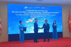 Trường ĐH Lạc Hồng vừa ký kết hợp tác chiến lược với Đại học Bang Arizona. (Ảnh: Quốc Hải)