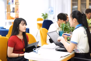 Thí sinh làm hồ sơ xét tuyển vào Trường ĐH Gia Định.