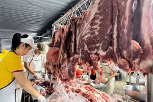 Giá thịt heo tăng mạnh, một doanh nghiệp bình ổn ở TPHCM tiếp tục xin chỉnh giá.