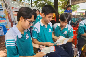 TPHCM đang đề xuất đưa tiết đọc sách vào chương trình học để nuôi dưỡng văn hóa đọc. Ảnh: H.P