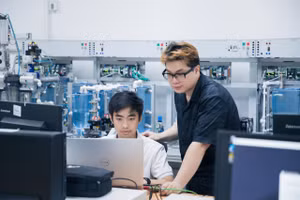 Năm nay, Trường ĐH Việt Đức (VGU) mở 2 ngành đào tạo mới: Kỹ thuật Cơ điện tử (MEC) và Kinh tế học (BSE).