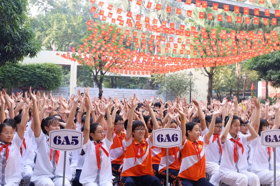 Học sinh Trường THCS Khương Đình, Hà Nội.