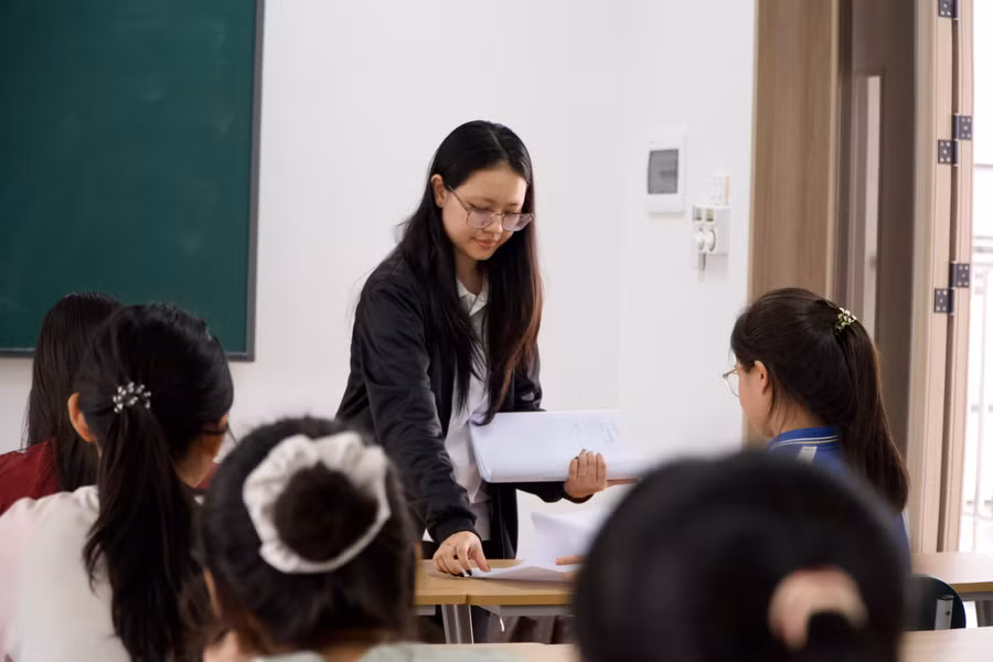 Thí sinh tham dự kỳ thi thử vào lớp 10 năm 2026 tại Trường Phổ thông Phùng Hưng, Sóc Sơn, Hà Nội.