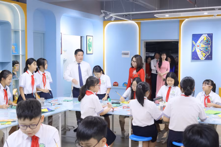 Phòng STEM của Trường THCS Thanh Xuân có nhiều trang thiết bị hiện đại cho học sinh trải nghiệm.