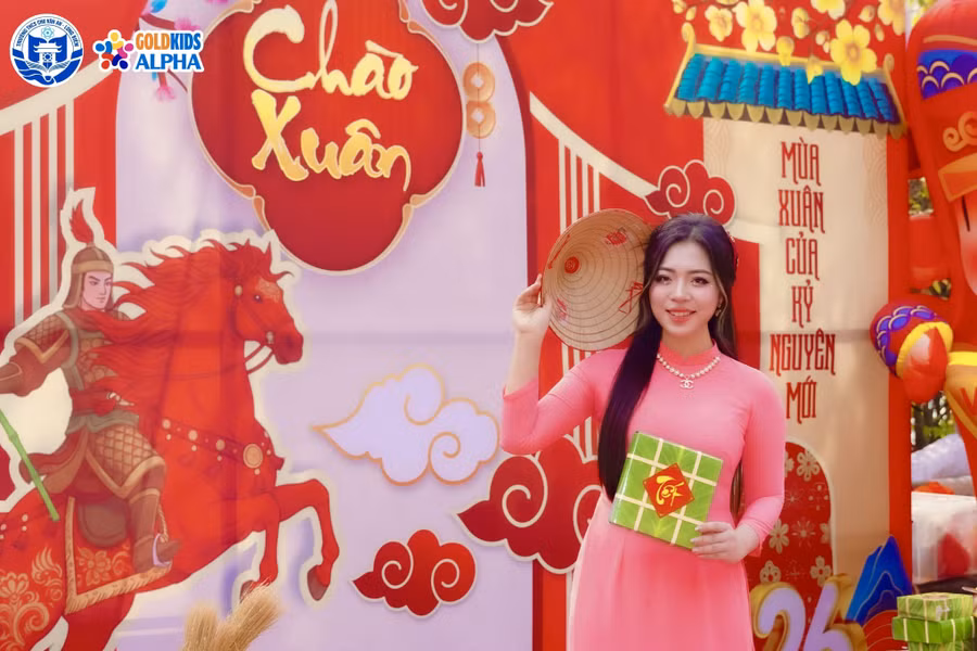 co-le-thanh-xuan-thac-si-tam-ly-hoc-truong-hoc-dai-dien-goldkids-alpha.jpg