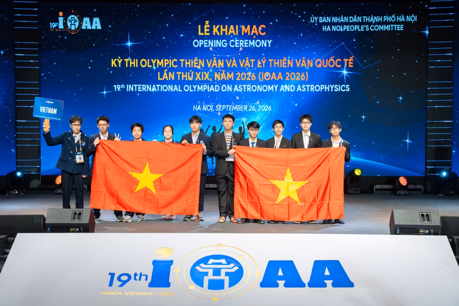10 em học sinh đoàn Việt Nam tham dự Kỳ thi IOAA 2026. 
