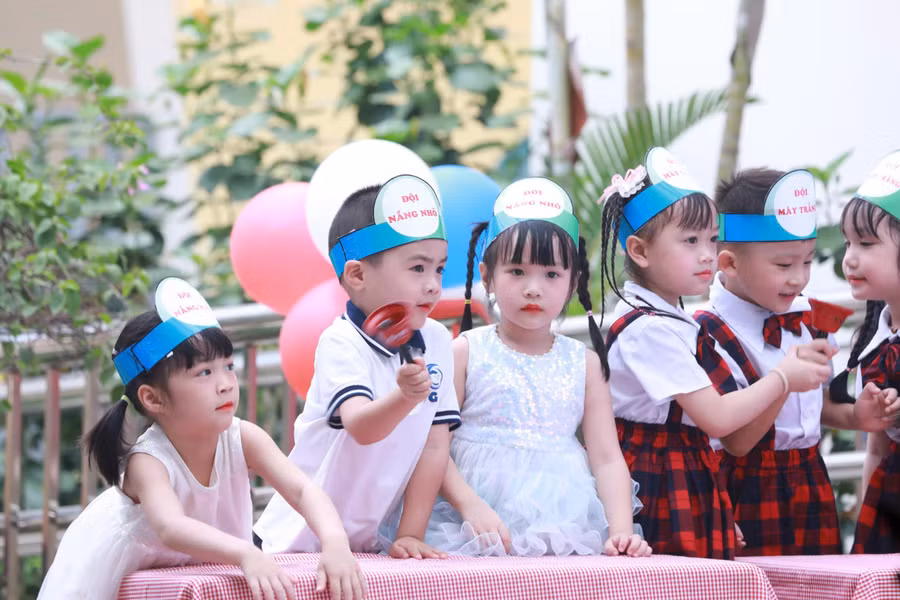 Trẻ em có quyền được đi học.
