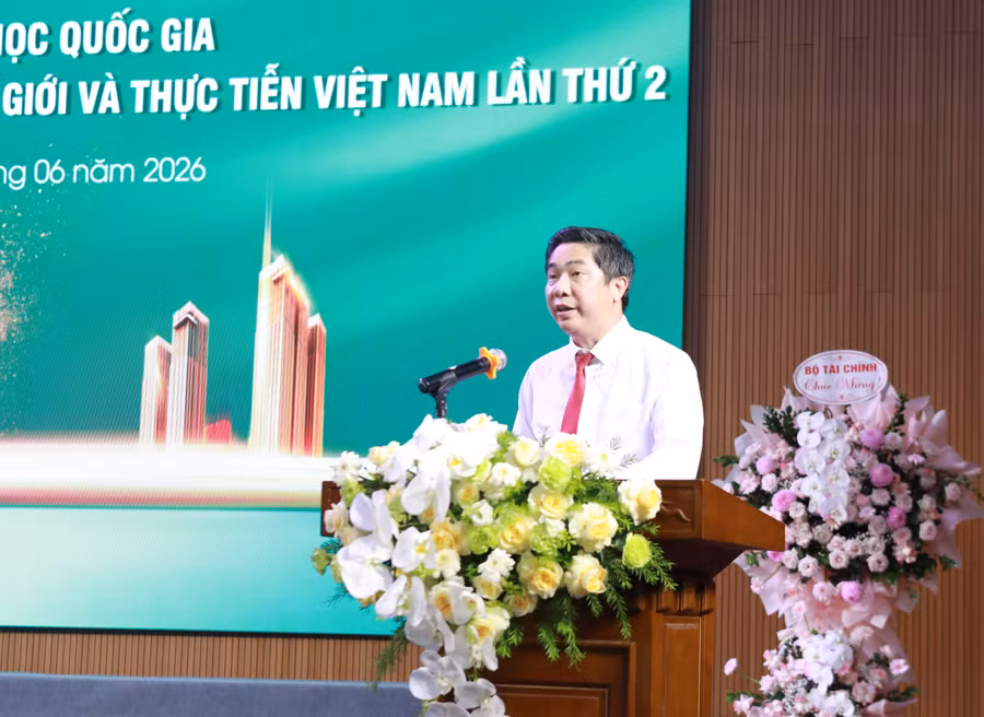 NGƯT.PGS.TS Nguyễn Đào Tùng phát biểu đề dẫn hội thảo. Ảnh: Đình Tuệ.