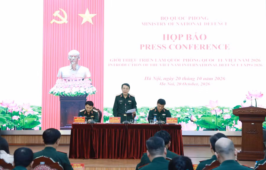 Đại diện Ban tổ chức cung cấp các thông tin về triển lãm tại họp báo. Ảnh: Đình Tuệ.