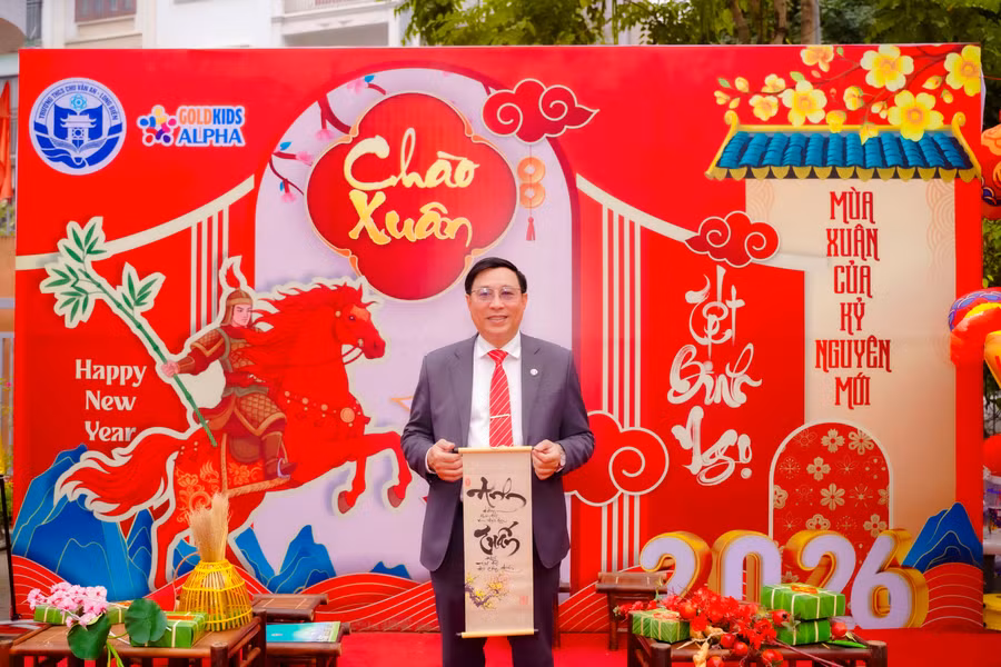 nha-giao-nguyen-anh-tuan-hieu-truong-truong-thcs-chat-luong-cao-chu-van-an.jpg