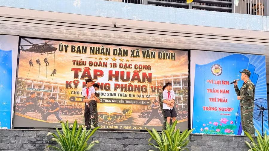 Trang bị kỹ năng phòng vệ cho học sinh Thủ đô