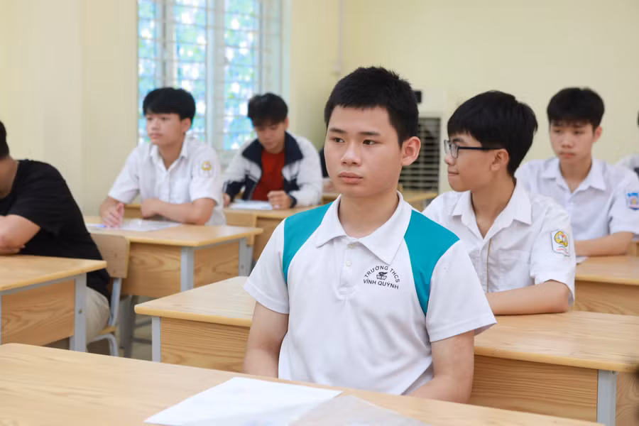 Thí sinh dự thi vào lớp 10 THPT năm 2026 tại Hà Nội. Ảnh: Đình Tuệ.