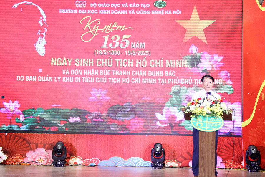 GS. TS Nguyễn Công Nghiệp - Phó Hiệu trưởng thường trực Trường Đại học Kinh doanh và Công nghệ Hà Nội phát biểu. img-9980.jpg