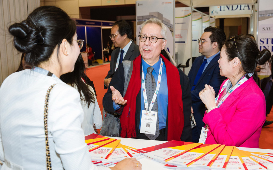 Tham dự APAIE 2026, các trường đại học Việt Nam đồng loạt ‘tăng tốc’ quốc tế hóa, khẳng định vị thế trên bản đồ giáo dục toàn cầu.