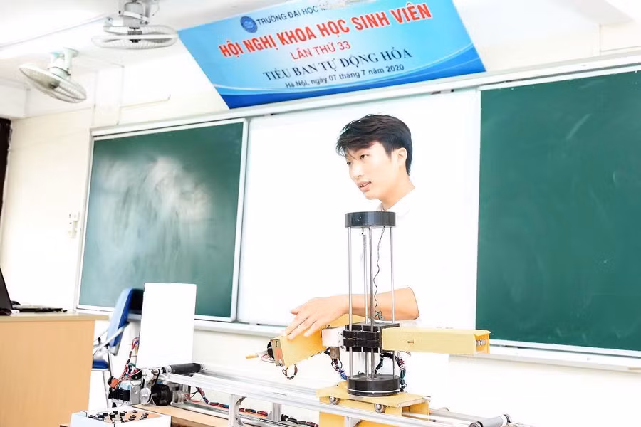 Sinh viên Trường Đại học Mỏ - Địa chất.