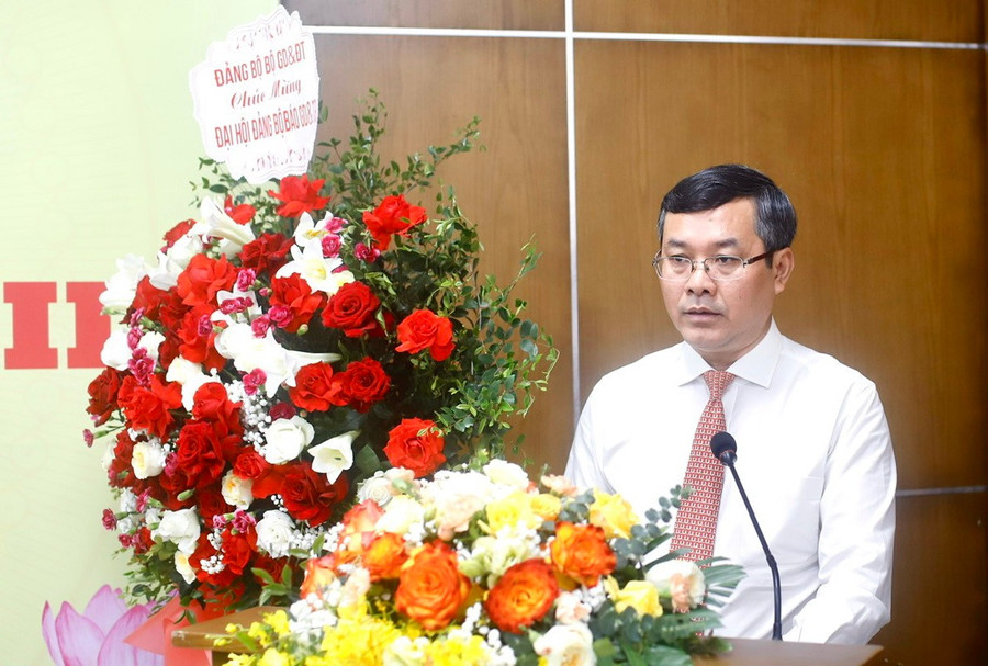 Đồng chí Nguyễn Văn Phúc - Ủy viên Ban thường vụ Đảng ủy, Chủ nhiệm Ủy ban kiểm tra Đảng ủy, Thứ trưởng Bộ GD&ĐT phát biểu chỉ đạo, thutruongnguyenvanphuc.jpg