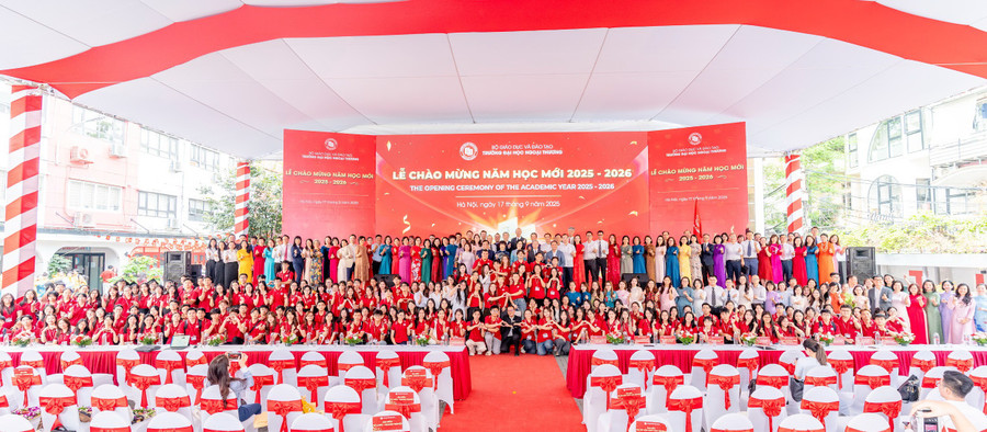 Lễ chào mừng năm học 2025 - 2026 diễn ra thành công, giúp tân sinh viên có tâm thế sẵn sàng bước vào năm mới. tansinhvien-1.jpg