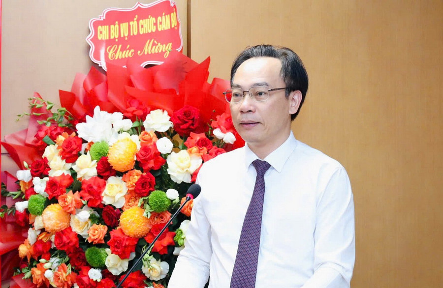 Thứ trưởng Bộ GD&ĐT Hoàng Minh Sơn phát biểu tại Đại hội. vugiaoducdaihocjpg4.jpg