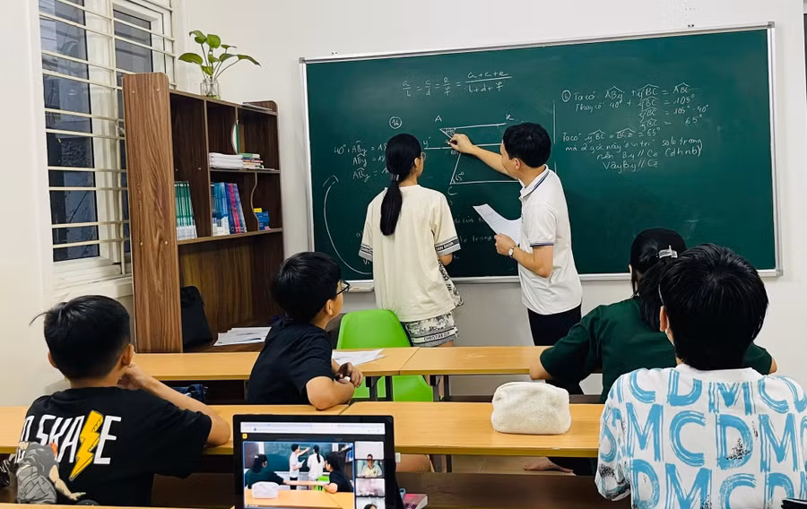 Giáo viên phải thay đổi cách dạy, chuyển từ “dạy để thi” sang “dạy để hiểu và vận dụng”.