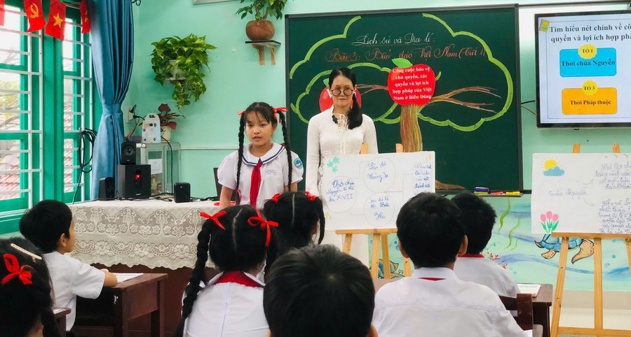 Một tiết học về bảo vệ môi trường, bảo tồn đại dương của Trường Tiểu học Sơn Phong (Hội An, Đà Nẵng).