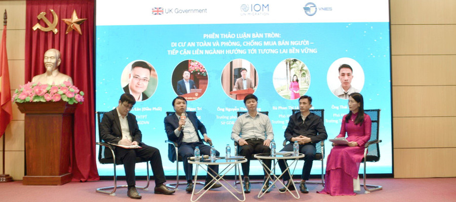 Trong khuôn khổ của hội thảo đã diễn ra Tọa đàm liên quan đến chủ đề về di cư an toàn và phòng chống mua bán người.