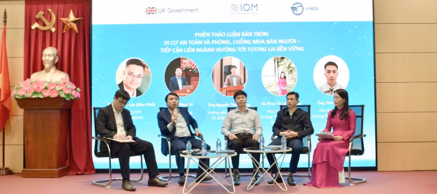 Trong khuôn khổ của hội thảo đã diễn ra Tọa đàm liên quan đến chủ đề về di cư an toàn và phòng chống mua bán người.