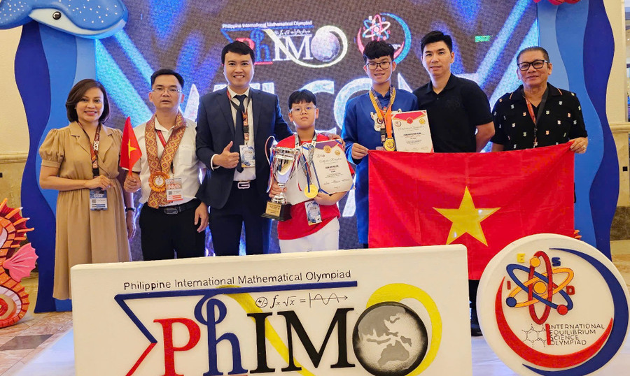 Đoàn học sinh Việt Nam giành thành tích cao tại PhIMO 2025. phimo-4.png