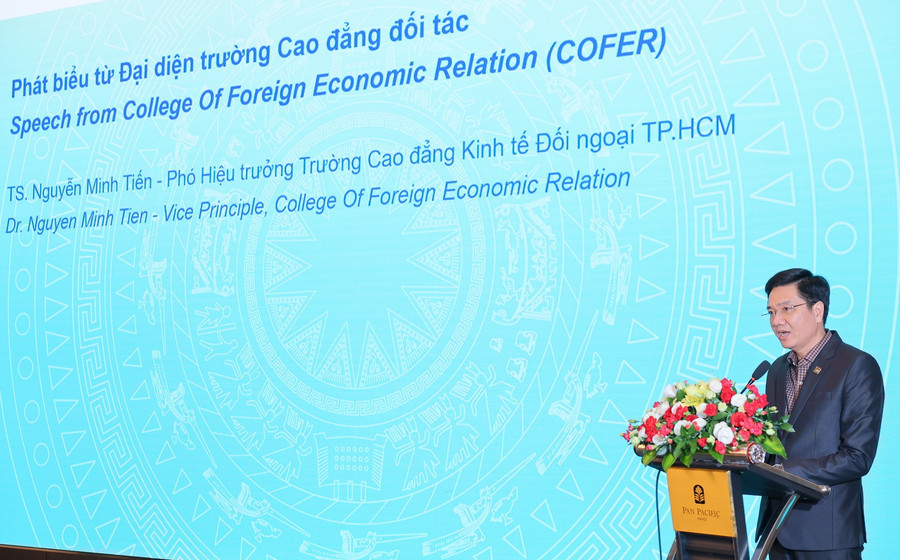 TS Nguyễn Minh Tiến - Phó Hiệu trưởng Trường Cao đẳng Kinh tế Đối ngoại TP. Hồ Chí Minh phát biểu tại hội nghị. giaoducnghenghiep-6.jpg