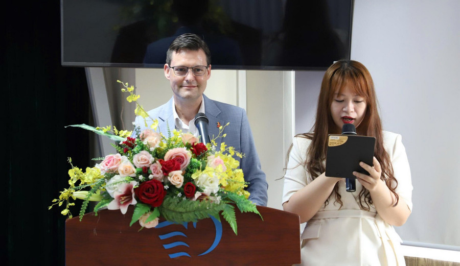Ông Christian Grajek - đại diện DSIK khu vực Đông Nam Á. image001.png