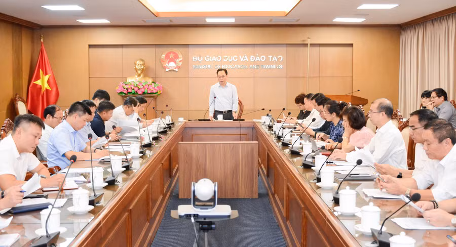 Toàn cảnh buổi họp.