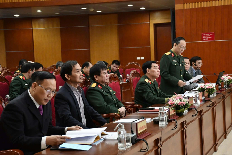 The review board and delegates attending the doctoral thesis defense at the Academy level. daotaotiensi-3.jpg