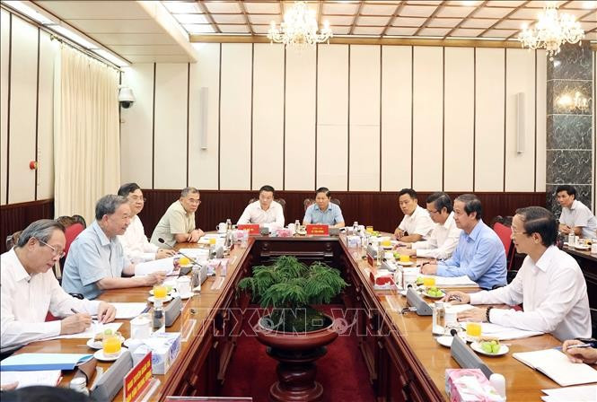 Tổng Bí thư Tô Lâm chủ trì cuộc họp về tình hình triển khai thực hiện Nghị quyết số 71 – NQ/TW ngày 22/8/2025 của Bộ Chính trị về đột phá phát triển Giáo dục và Đào tạo - Ảnh: TTXVN. nghiquyet71-1.jpg