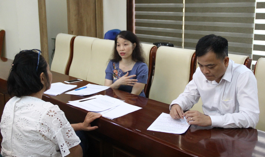 Đoàn chuyên gia tiến hành phỏng vấn cán bộ, giảng viên Trường Đại học Sư phạm Hà Nội. img-0822.jpg