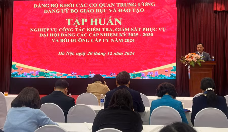 Quang cảnh buổi tập huấn.