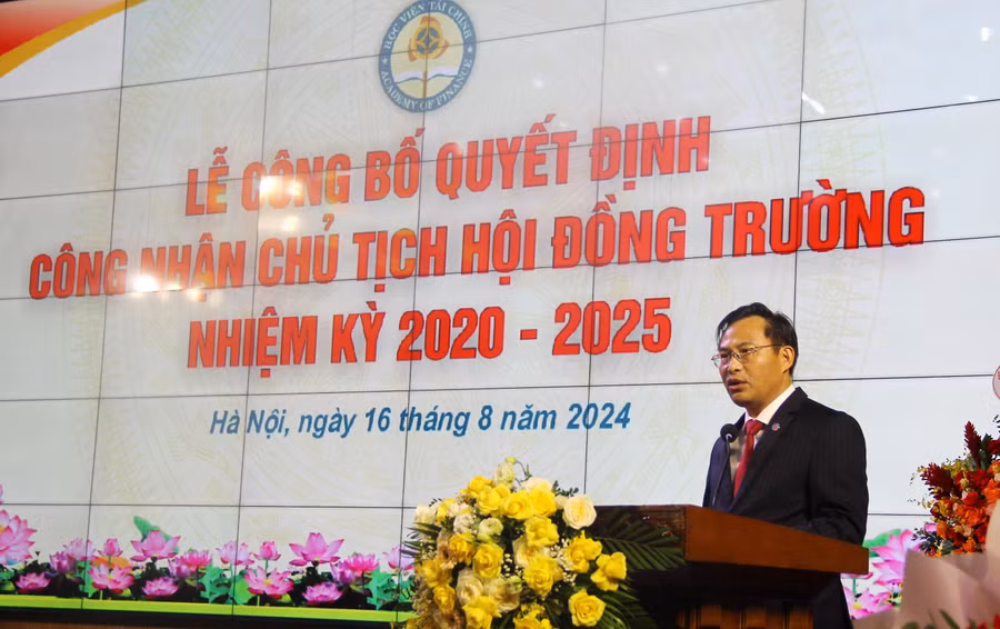 hocvientaichinh (4).JPG