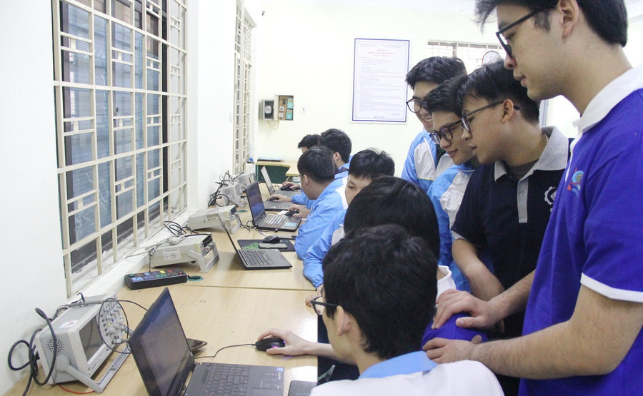 Sinh viên Trường ĐH Giao thông vận tải.