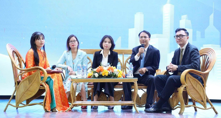 Các chuyên gia tham gia Tọa đàm khoa học.