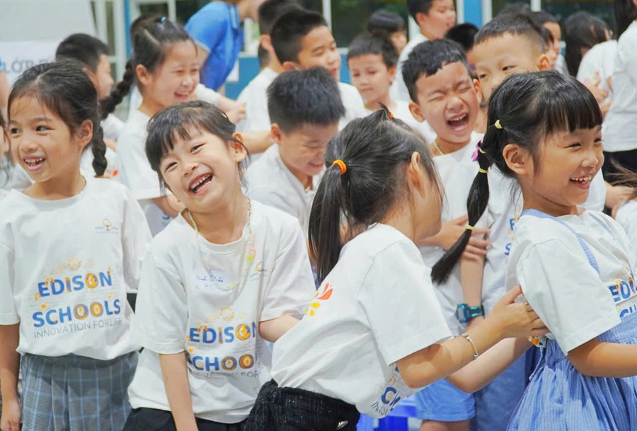 Dạy học 2 buổi/ngày trong giáo dục phổ thông từ năm học 2025–2026 nhằm nâng cao chất lượng giáo dục về đức – trí – thể – mỹ. Ảnh: Internet. dayhoc2buoi.jpg