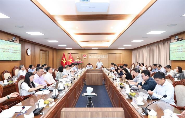Quang cảnh buổi làm việc.