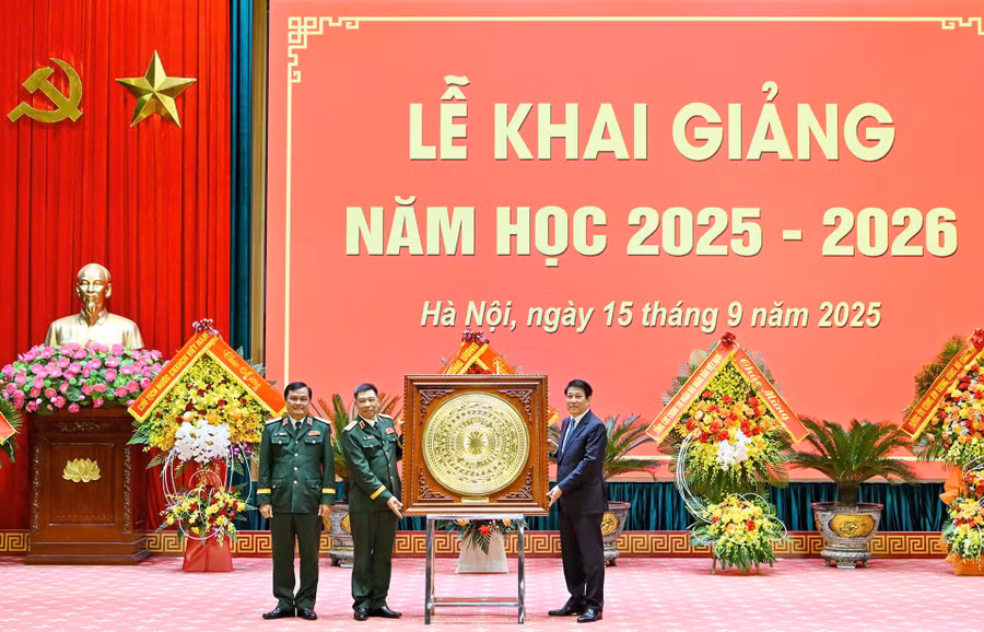 Chủ tịch nước Lương Cường dự Lễ khai giảng năm học 2025-2026 Học viện Quốc phòng. 