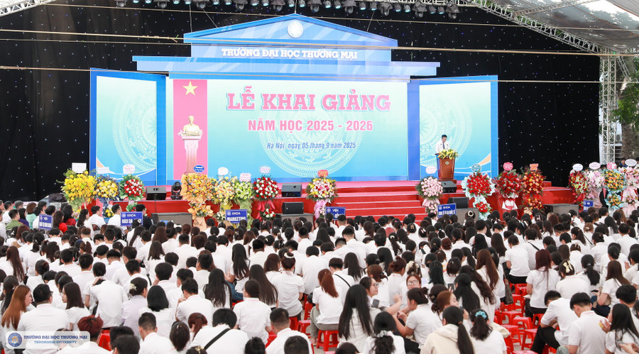 Toàn cảnh Lễ khai giảng. 1a6a0298.jpg